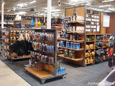 美國最大戶外用品店REI掠影 Fenix產(chǎn)品進(jìn)駐與戶外用品銷售新趨勢